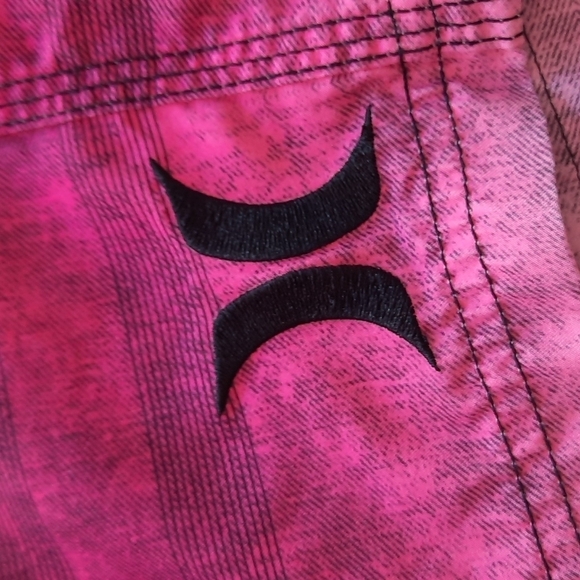 Hurley waist 24 black striped swim boardshorts - Picture 4 of 10